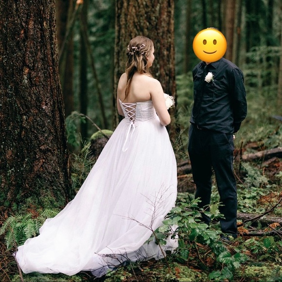 Wedding Dress - Picture 4 of 6